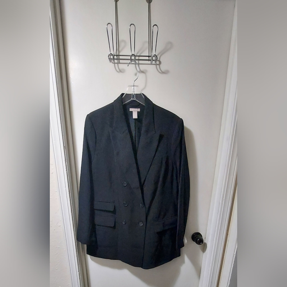 Blazer H&M Womens Size XL runs Large Fits Big. Double Breasted. Nice Blazer.